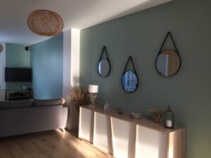 parquet chaleureux dans une pièce transformée